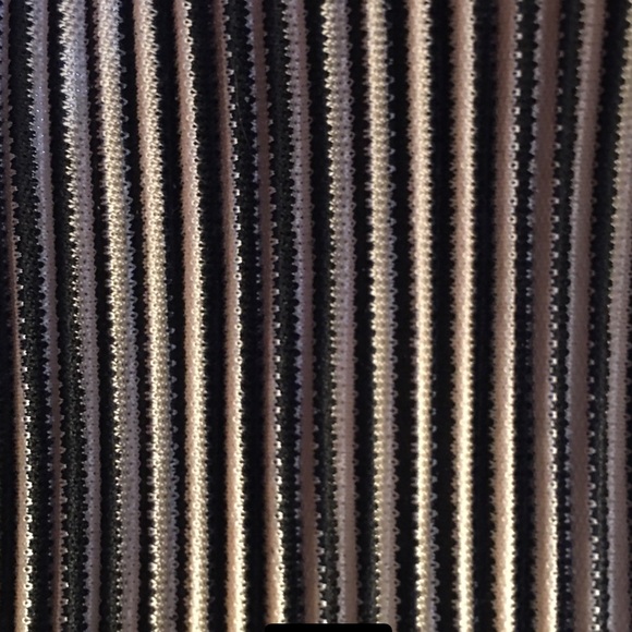 Large Cactus Gold/Olive Sleeveless Tank Top - Picture 7 of 8